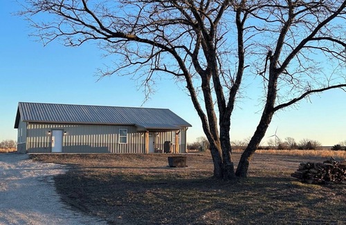 Lyon County House | "The Ridge" a peaceful country setting with nature right out the door.