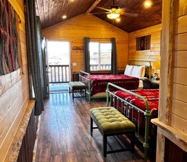 Torrey Hotel | The Rim Rock Inn