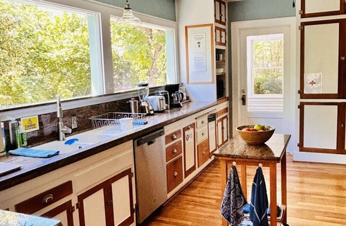 Whiteaker House | The Riverpath Inn, just steps from the Willamette river & Rose Gardens, Eugene