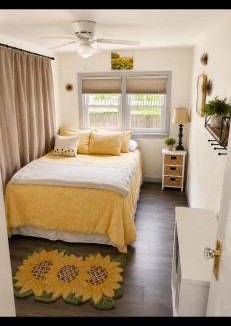 Garden City House | The sunflower stay