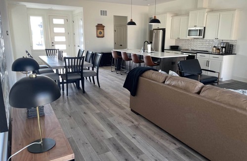 Andover House | The ultimate place for a private getaway, family time or business retreat.
