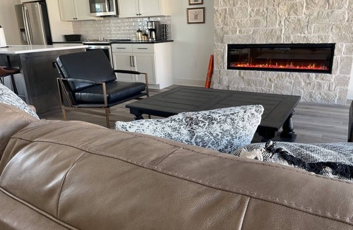 Andover House | The ultimate place for a private getaway, family time or business retreat.