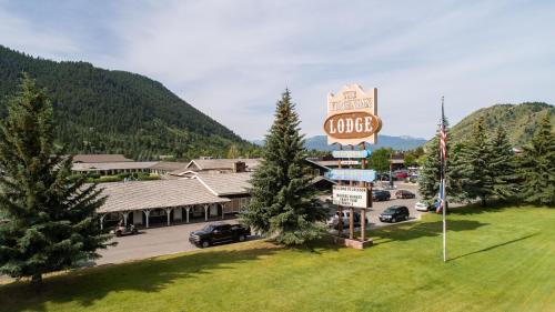 Jackson Cabin | The Virginian Lodge, an Outbound Hotel