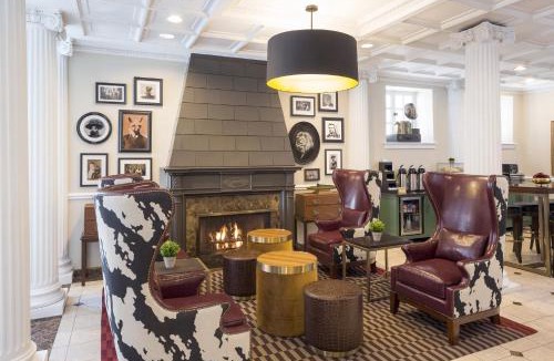 Lake View East Hotel | The Willows Hotel