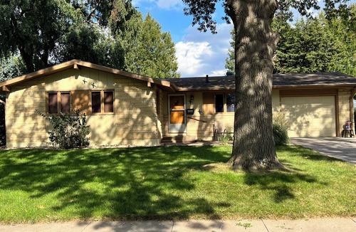Lincoln House | The Wren House: A quiet house nestled in northeast Lincoln.