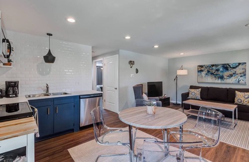 Rosedale Apartment | This apartment is a 2 bedroom(s), 1 bathrooms, located in Kansas City, KS.