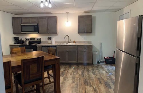 Hannibal Apartment | Three Bed, 1.5 Bath Apartment with Stocked Kitchen close to downtown Hannibal.