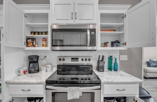 Waldron House | To Legends! 3BD with 2.5 Bath House!
