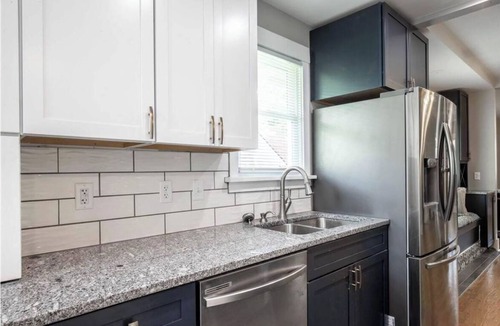 Joslyn Castle House | Top 10, Cozy & Updated Midtown GEM in Omaha