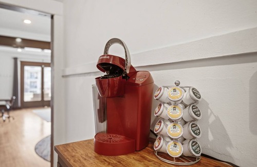 Central City Apartment | Top Floor 2-Bedroom Apartment Near Everything In Salt Lake City