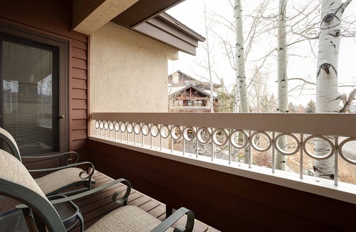 Steamboat Springs Condo | TR1211 | Phenomenal Mtn Getaway | Close to Skiing | Hot Tubs | A/C