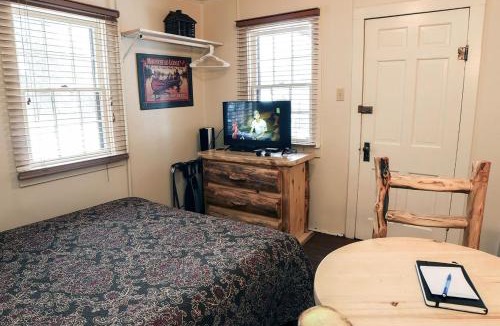 Estes Park House | Triple R Cottages- 7 cabin