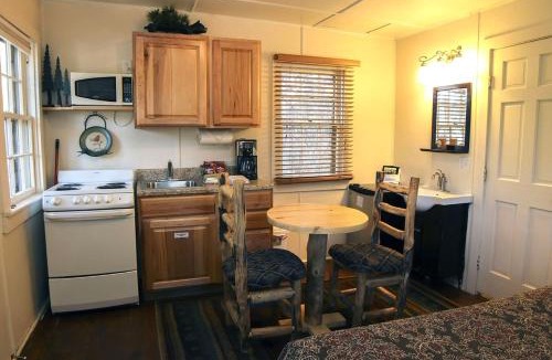 Estes Park House | Triple R Cottages- 7 cabin