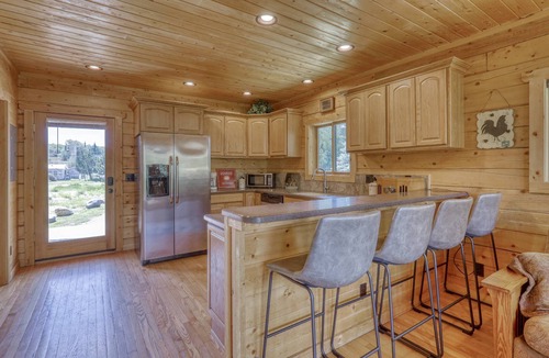 Pagosa Springs Cabin | Tubing Promo! Riverfront Cozy Cabin, Gas Fireplace, Pet-Friendly, Close to Downtown and Nature!
