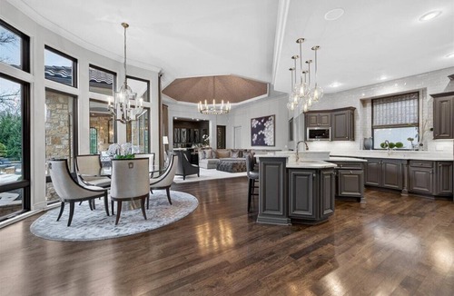 Leawood House | Turn-Key Luxury Soccer Entertainment Home in Kansas City