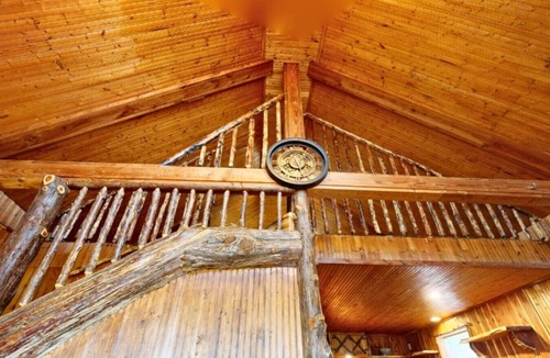 Davis Cabin | Turner Escape Cabins #2