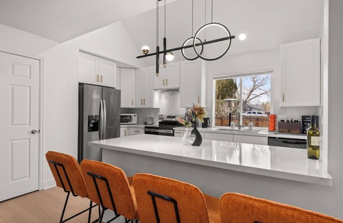 Lamar Heights Area House | Ultimate Family Retreat: Backyard, Games & Comfort