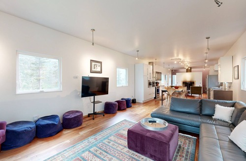 Taos Ski Valley House | Ultra-Modern Home | Sunroom with Big Views | Walk to Kachina Lift