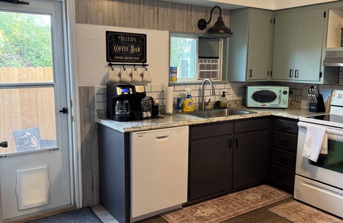 Vernal Apartment | Unique cozy 2-bedroom ,1.5 bath, king bed, suite in Vernal. Close to work & play
