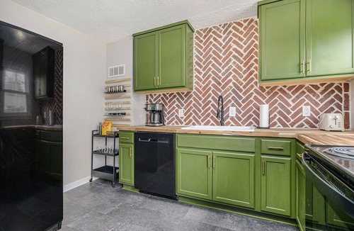 Mission House | Unique Renovated 2 bedroom home