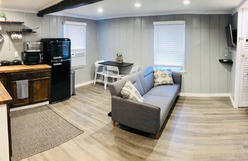Shawnee Apartment | Unique Tiny Home near Shawnee Mission Park