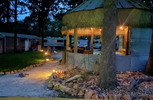 Grove Cabin | "Unwind and Embrace Nature's Serenity at Creekside Cabins: Your Idyllic Retreat!
