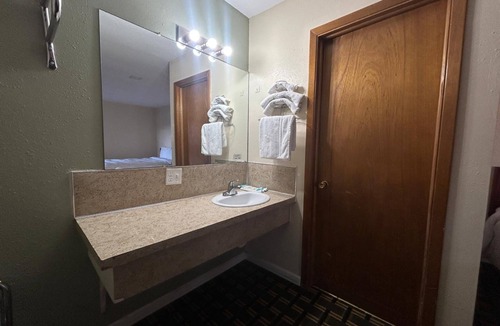 Broken Bow Hotel | Unwind in a Budget-Friendly Room—Perfect for Relaxing Weekend with Families