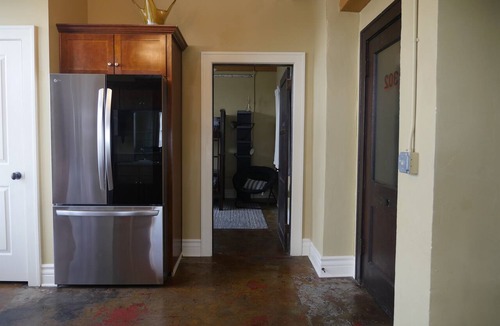 Downtown Springfield Apartment | Upbeat 2 Bedroom Loft in the Heart Downtown!