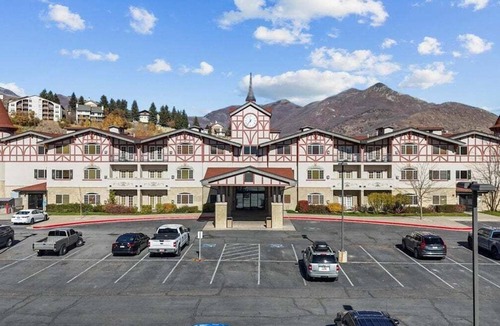 Zermatt Villa | Updated Villa w/Resort Amenities + Holistic Body Services Villa 3021-Q