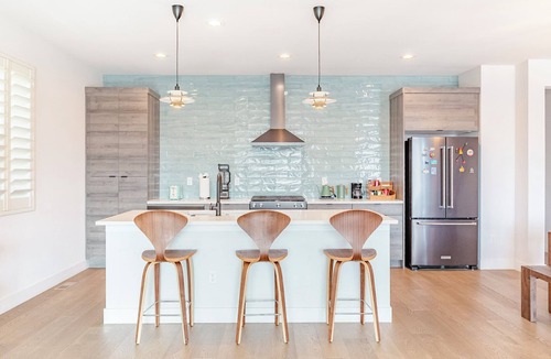 Berkley House | Upscale 3-bedroom Lakefront house in Denver with Gorgeous Views and Indoor Sauna