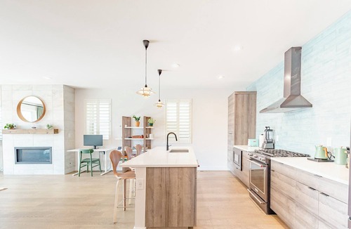 Berkley House | Upscale 3-bedroom Lakefront house in Denver with Gorgeous Views and Indoor Sauna