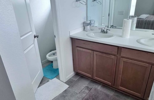 Aurora House | Upscale Aurora Suite Quiet, Private & Stylish