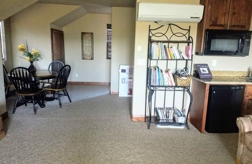 Veyo House | Upstairs casita, beautiful, quiet 5 acre ranch overlooking valley.