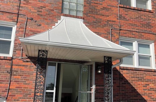 Joslyn Castle Apartment | Urban Retreat Near UNMC w/Free Parking