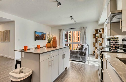 Rio Grande Apartment | Urban Retreat – Prime Location, Resort Amenities, Free Parking!