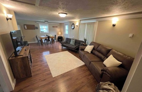 Valentine House | Valentine’s Tourist Tenure- Charming 2 bedroom cozy vacation home