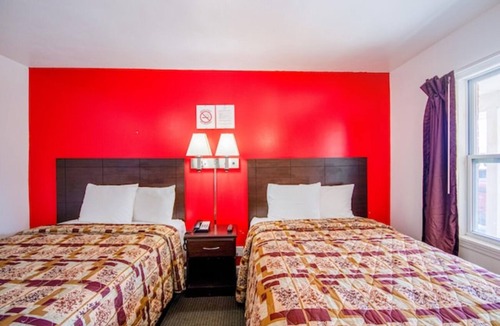Macon Hotel | Value Meets Comfort | Modern Stay w/Breakfast, Wi-Fi & Free Parking