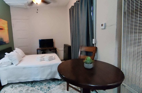 New Pathways Apartment | Vance 5 Lovely studio
