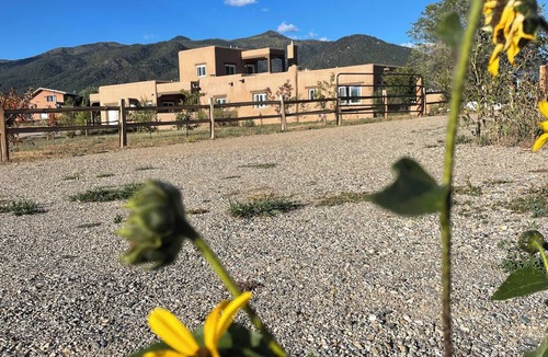 Arroyo Seco House | Villa Grande Vista and Sunset Studio: Spacious 5-BR home in soothing Arroyo Seco