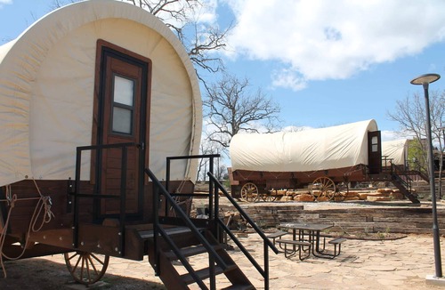 Bridgeport House | Wagon 2 - Modern Rustic Retreat - West Wagon with Breathtaking Views