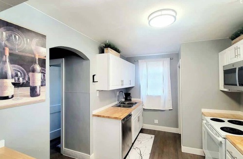 Golden House | Walk to dining/bars/parks! Ideal for Red Rocks!