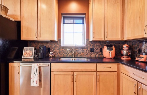 Little Italy House | Walk to Downtown 3BR/3BA Townhome Garage + Porch
