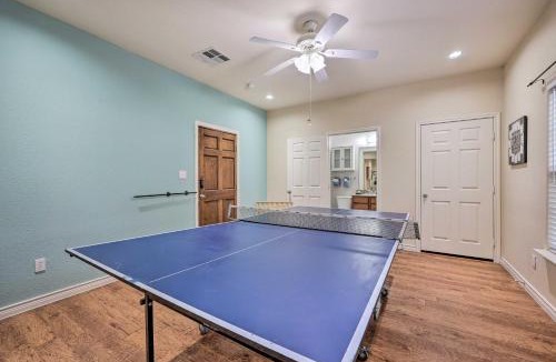 Afton House | Walk to Lake: Townhome w/Hot Tub in Afton!
