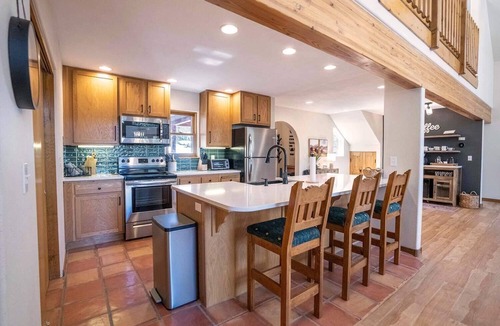 Angel Fire House | Walk to Lift | Wheeler Views | Hot Tub | Rustic Chalet