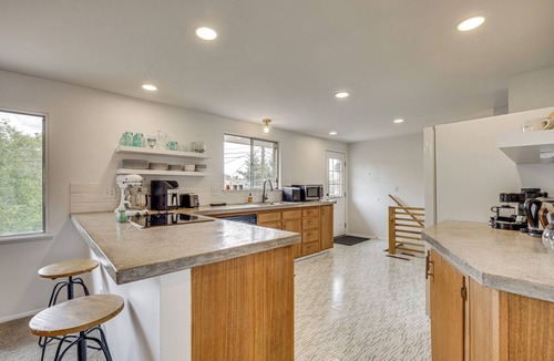 East Colorado Springs House | Walk to Palmer Park! Mtn-View Haven w/Deck & Yard