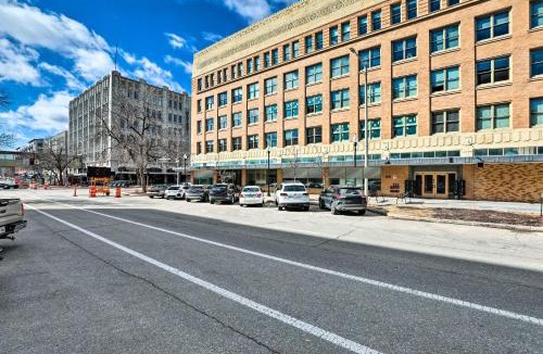 Downtown Lincoln House | Walk to UNL Campus: Dtwn Lincoln Loft Apt!
