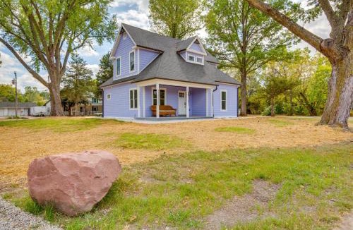 Holt House | Walk to Winery: Family-Friendly Holt Getaway