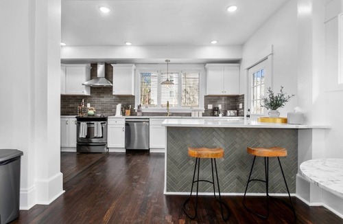 Hanover Place House | Walnut Charming Modern 5BR Home Walkable Kings