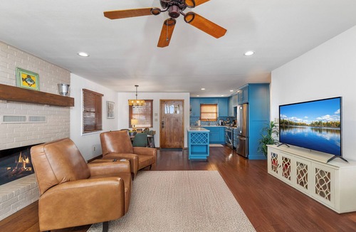 Afton Cabin | WATER WATER EVERYWHERE on Monkey Island Grand Lake. Waterfront and Pet Friendly!