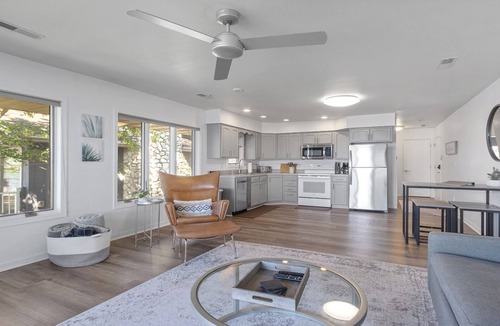 Clear Lake Condo | Waterfront Condo- Best View!